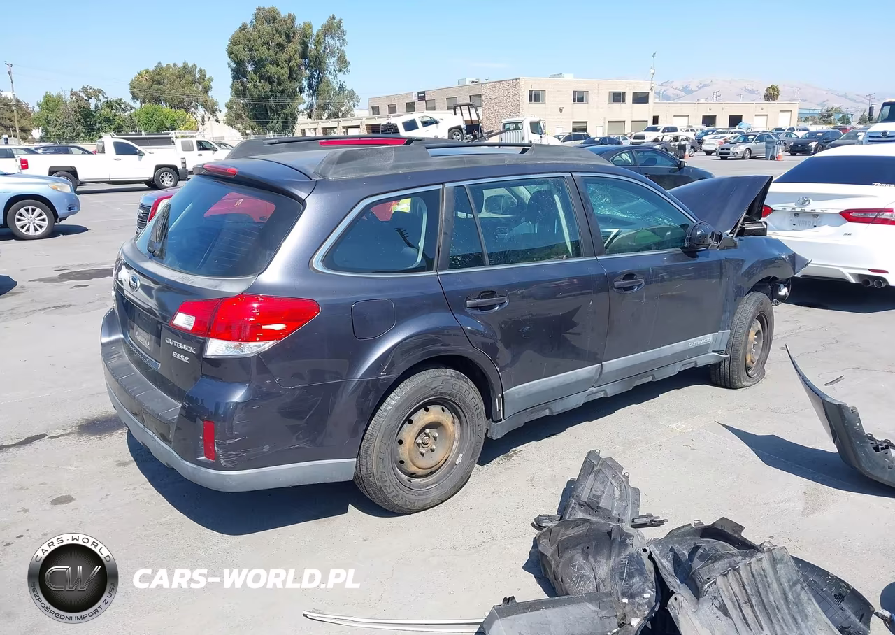 2013 Subaru Outback 2.5I VIN:4S4BRBAC3D3310033 - 4