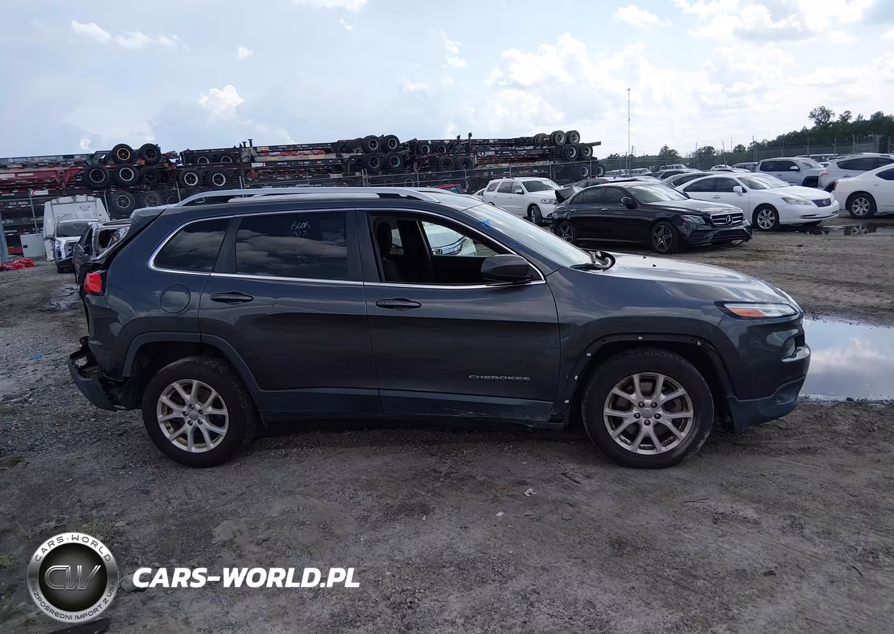 2017 Jeep Cherokee Latitude VIN:1C4PJLCS1HW592995 - 13