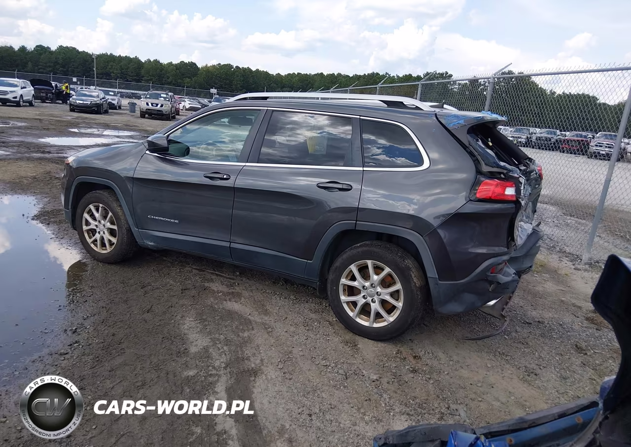 2017 Jeep Cherokee Latitude VIN:1C4PJLCS1HW592995 - 3