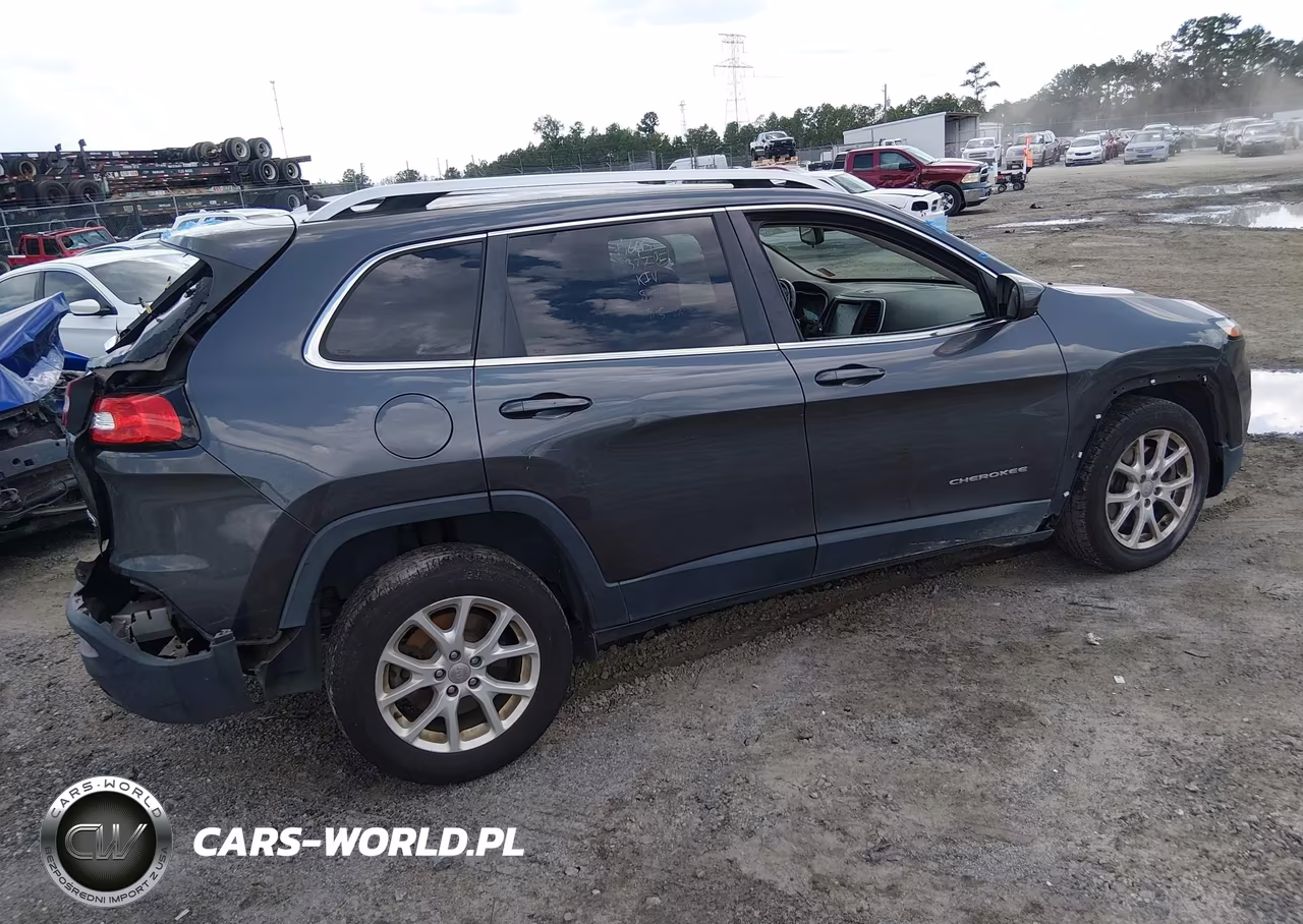 2017 Jeep Cherokee Latitude VIN:1C4PJLCS1HW592995 - 4