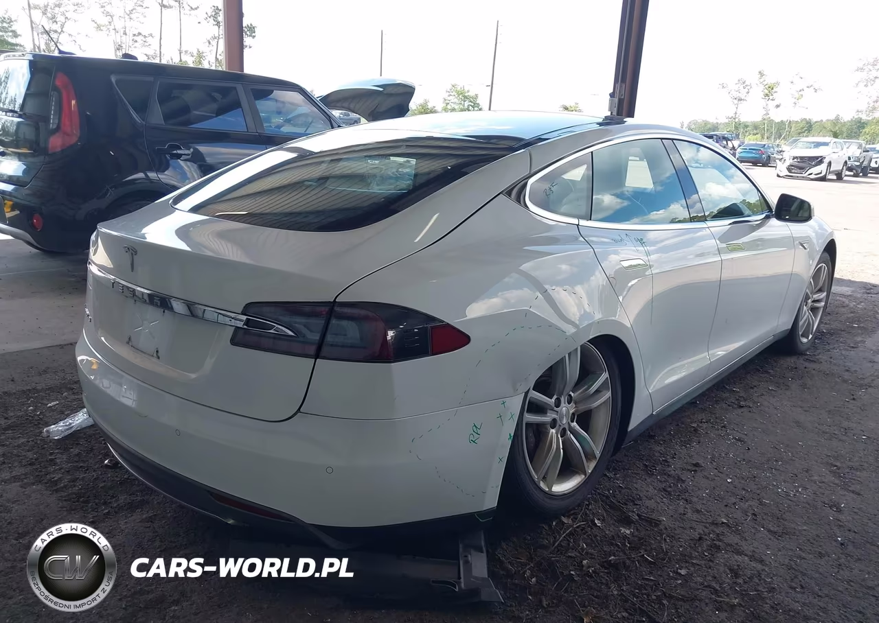 2013 Tesla Model S VIN:5YJSA1DNXDFP05493 - 4