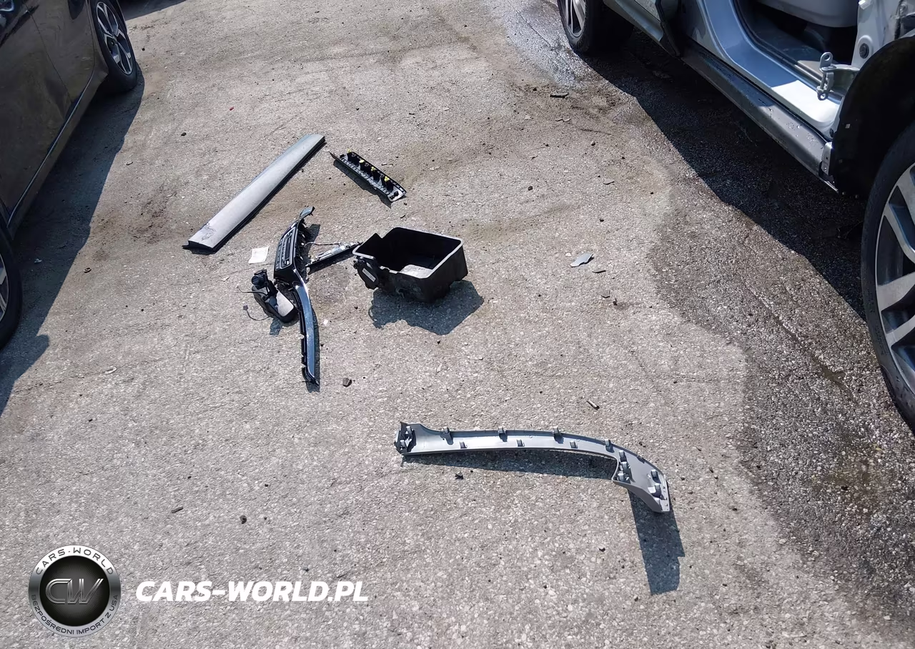 2018 Honda Pilot Elite VIN:5FNYF6H0XJB003645 - 11