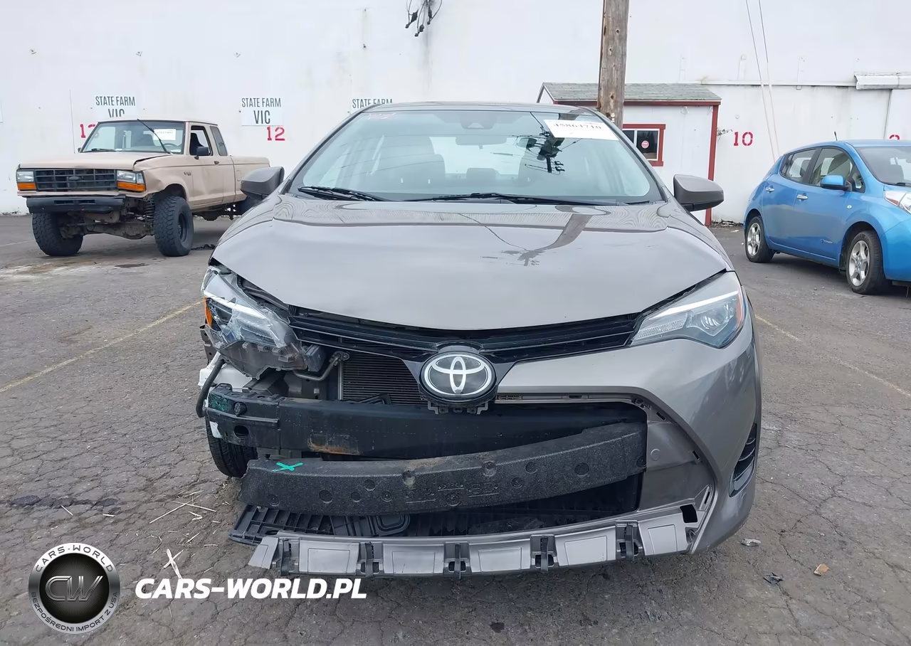 2018 Toyota Corolla Le VIN:2T1BURHE3JC061514 - 12