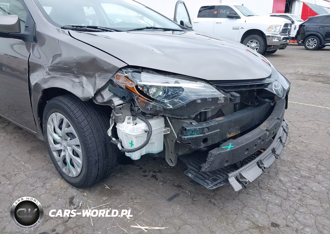 2018 Toyota Corolla Le VIN:2T1BURHE3JC061514 - 6