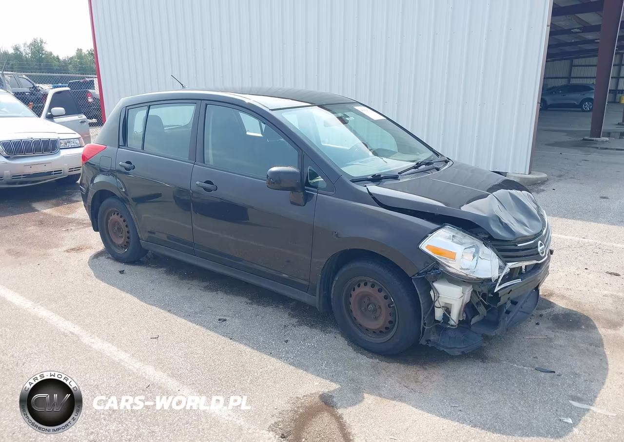 2012 Nissan Versa 1.8 S – zdjęcie 1 z 17