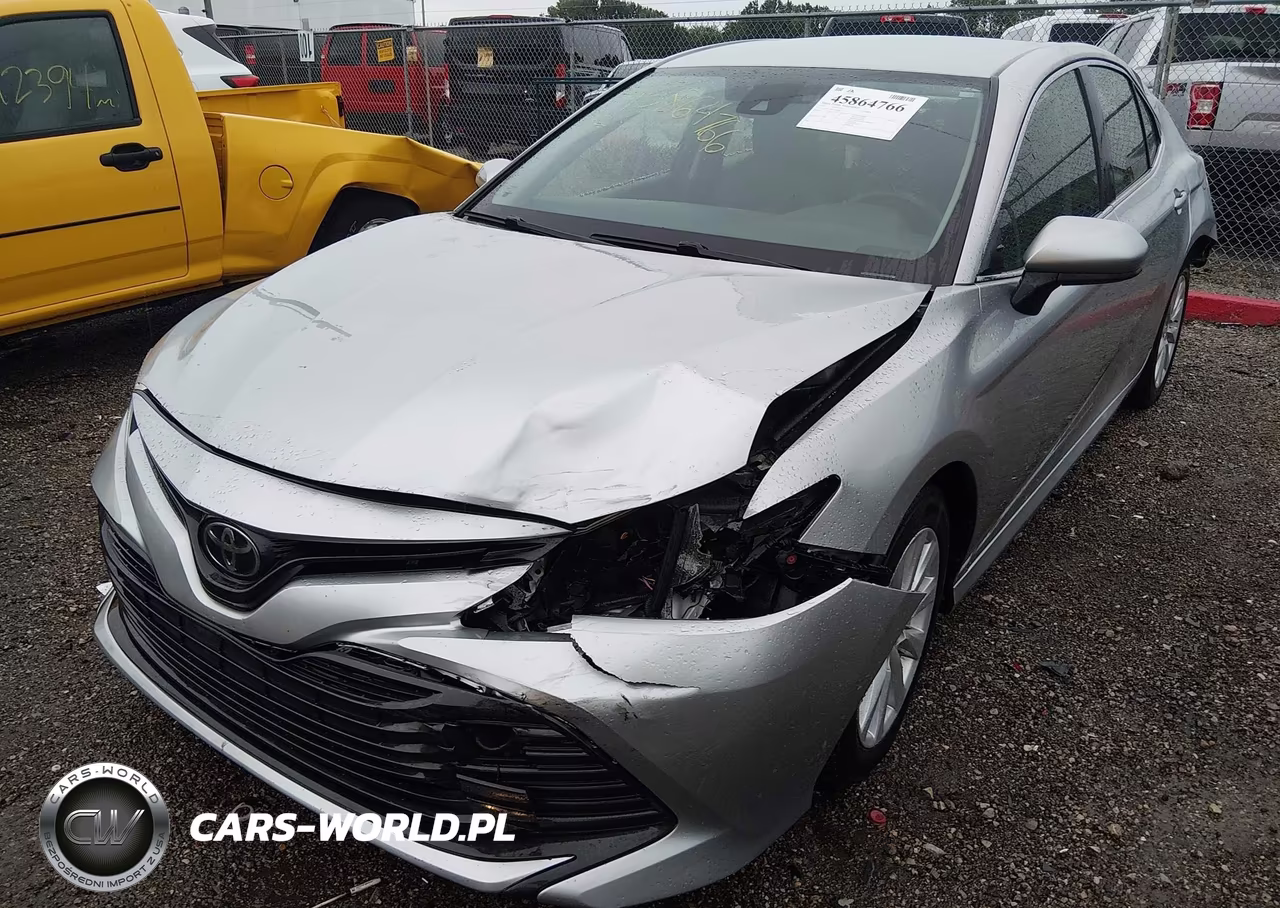 2018 Toyota Camry Le VIN:JTNB11HK3J3016822 - 6