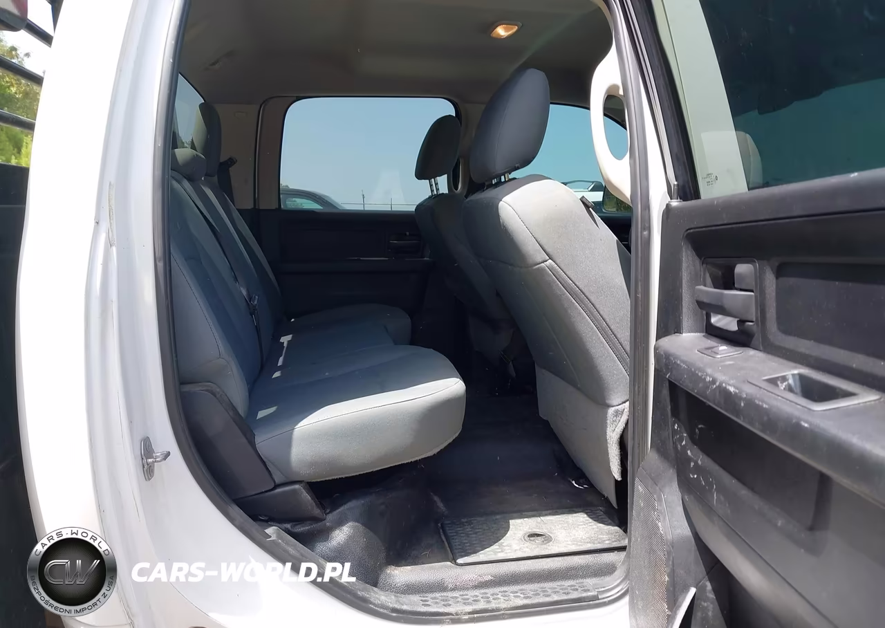 2018 Ram 2500 Tradesman 4X4 6'4 Box VIN:3C6UR5CL0JG275382 - 8