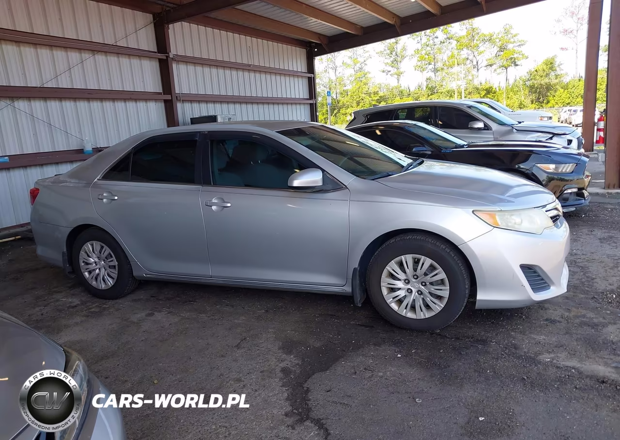 2013 Toyota Camry Le VIN:4T4BF1FK4DR284643 - 12