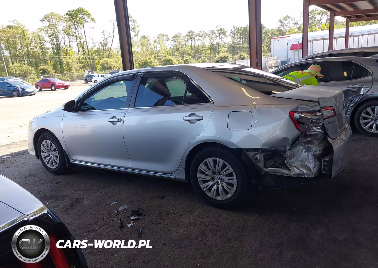 2013 Toyota Camry Le VIN:4T4BF1FK4DR284643 - 13