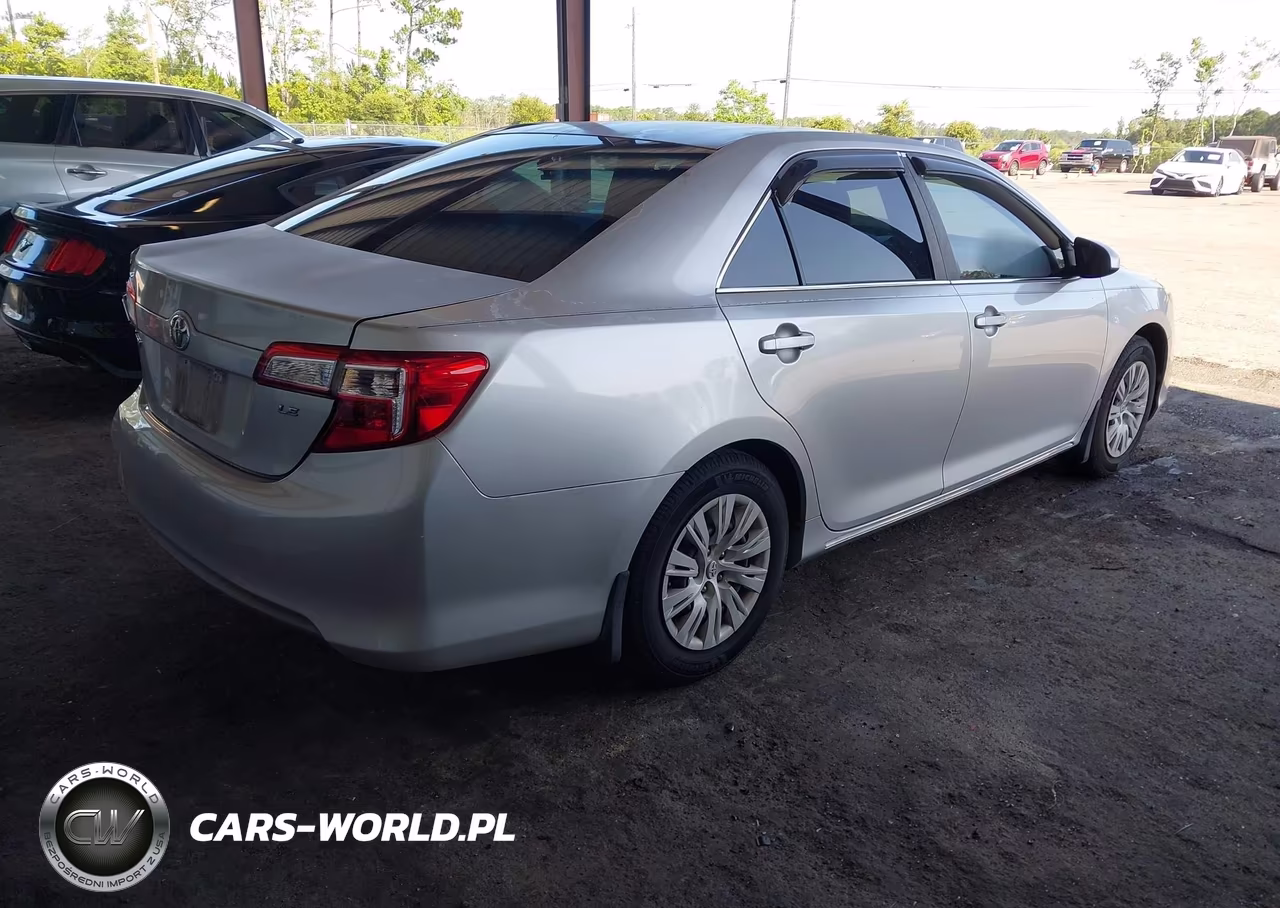 2013 Toyota Camry Le VIN:4T4BF1FK4DR284643 - 4