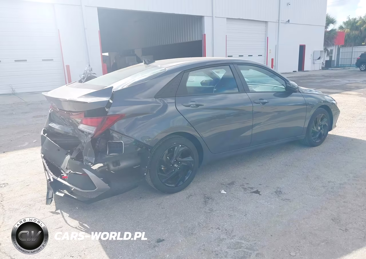 2026 Hyundai Elantra Sel Sport VIN:KMHLM4DG0TU121992 - 4
