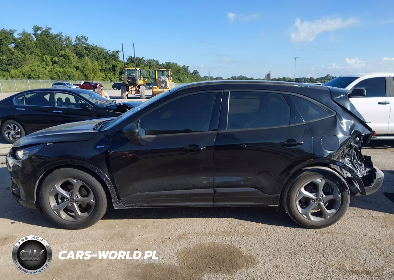 2023 Ford Escape St-Line VIN:1FMCU0MN7PUA00468 - 15