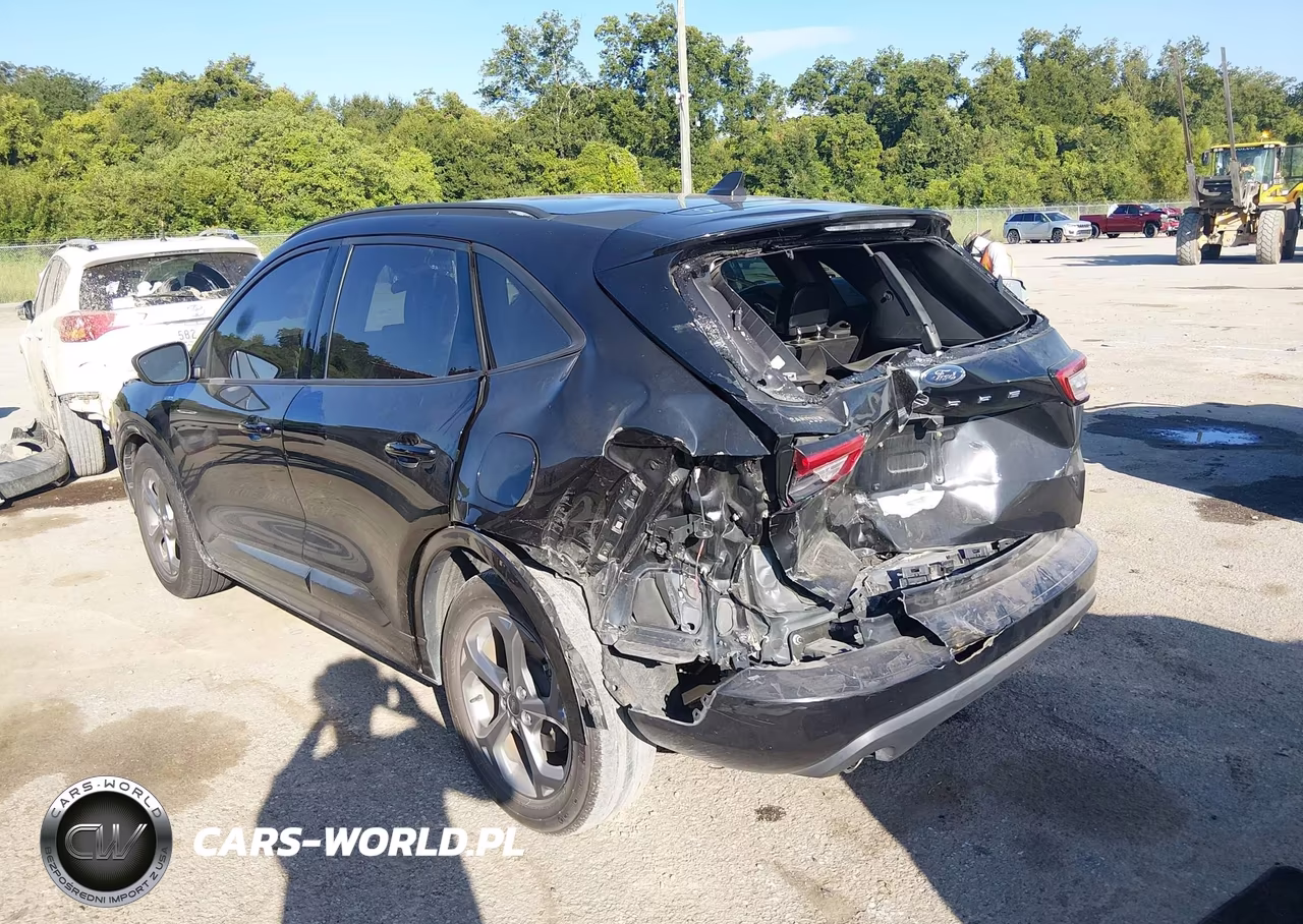 2023 Ford Escape St-Line VIN:1FMCU0MN7PUA00468 - 3