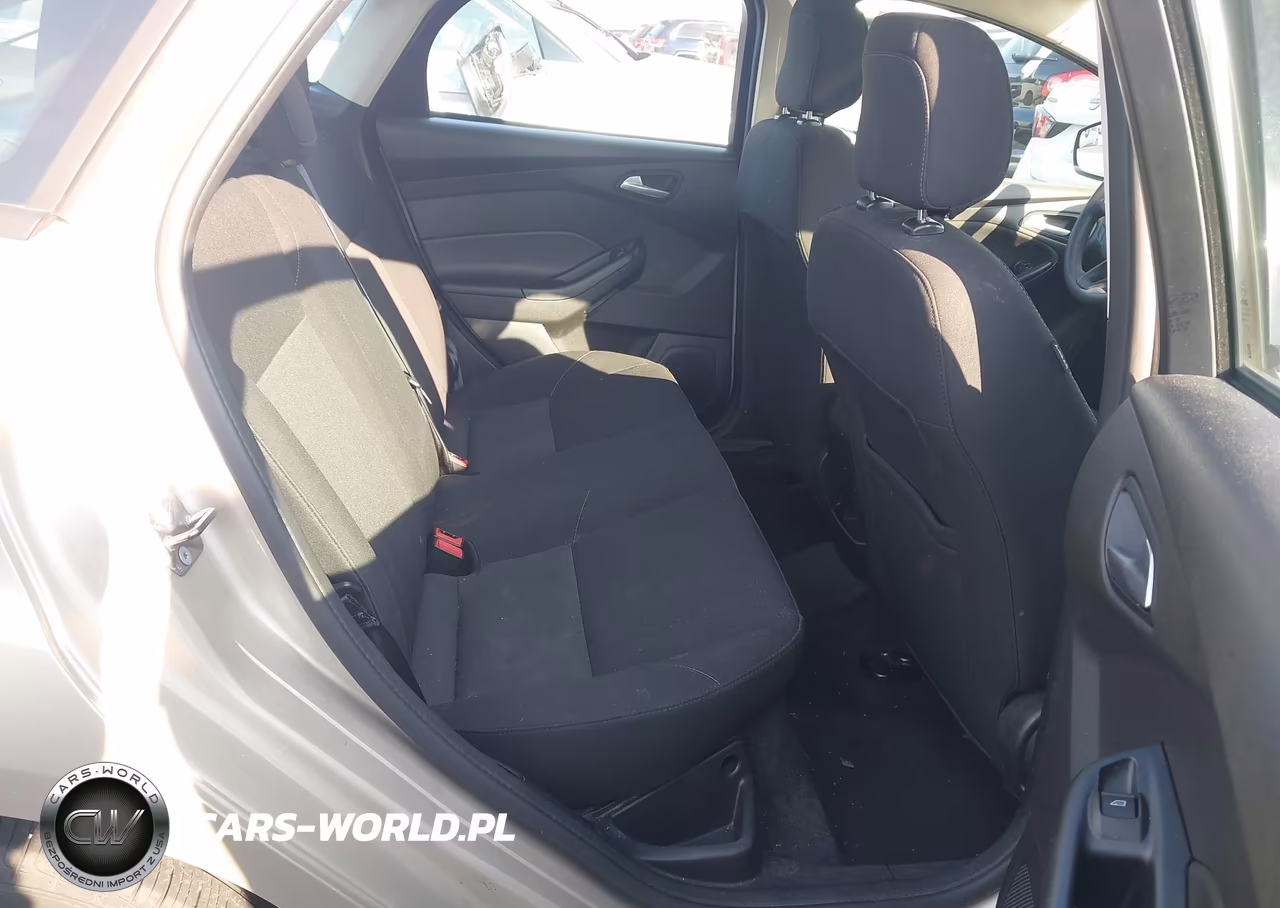 2018 Ford Focus Se VIN:1FADP3F20JL265420 - 8