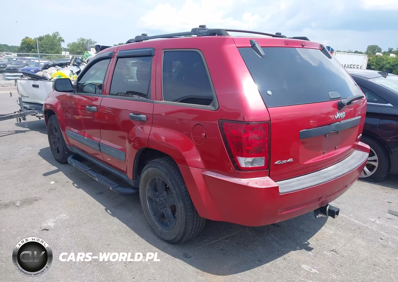 2005 Jeep Grand Cherokee Laredo VIN:1J4GR48K85C701032 - 3
