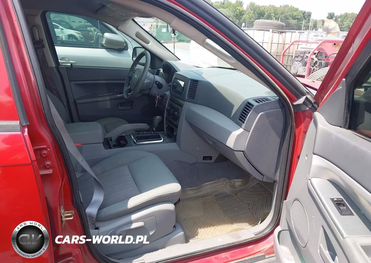 2005 Jeep Grand Cherokee Laredo VIN:1J4GR48K85C701032 - 5