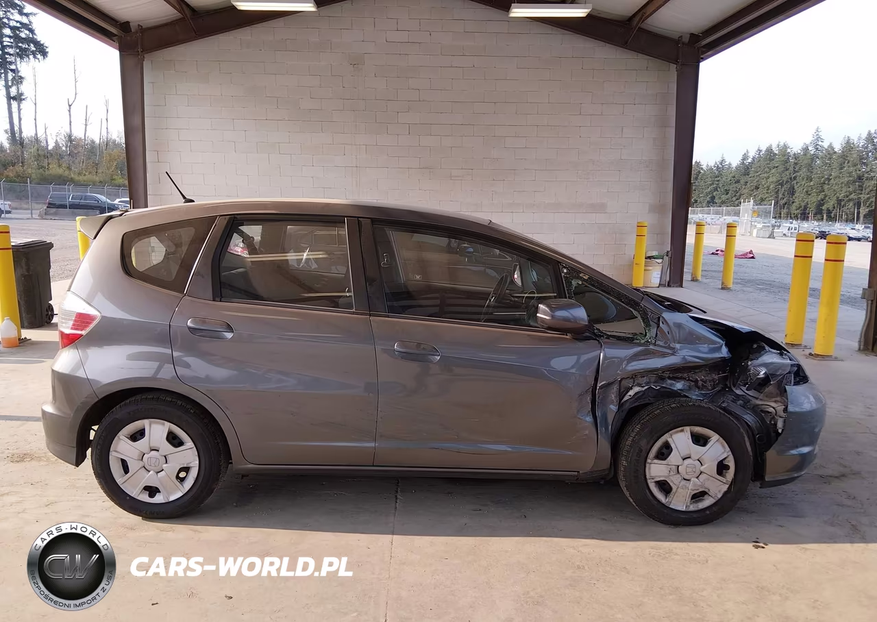 2013 Honda Fit VIN:JHMGE8H38DC060348 - 13