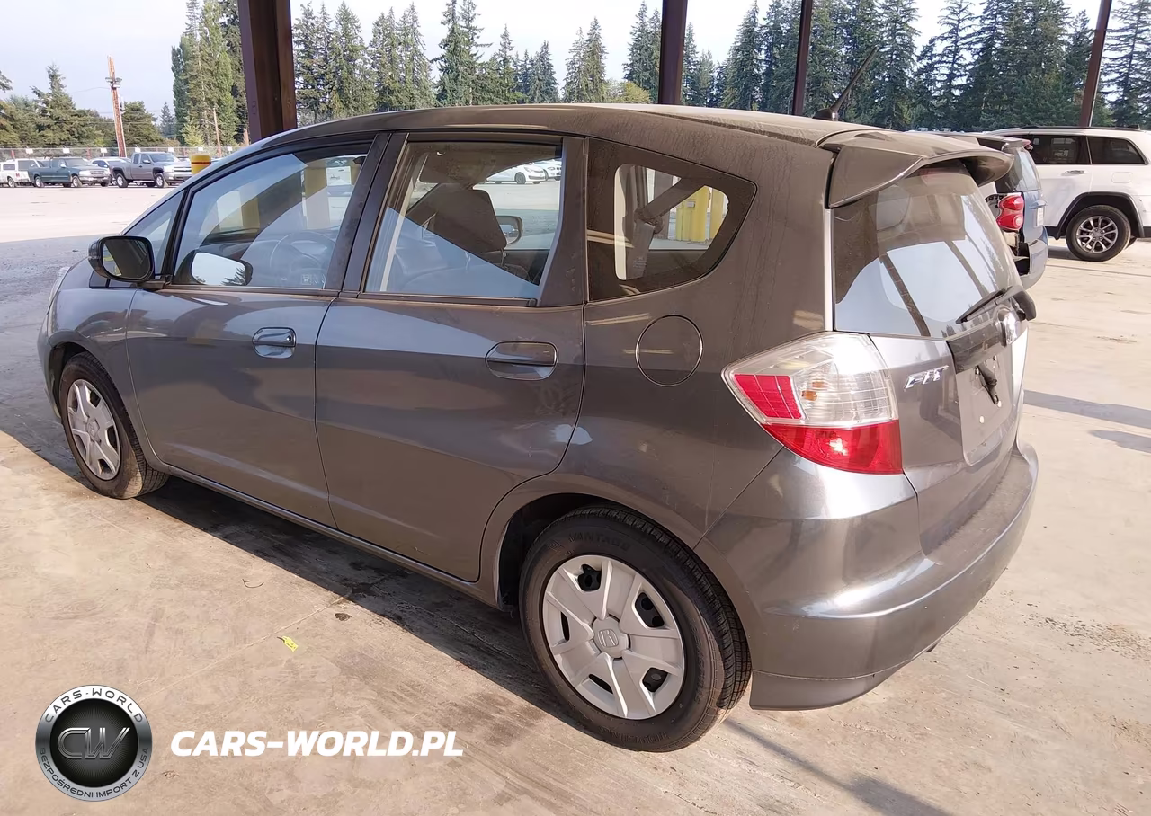2013 Honda Fit VIN:JHMGE8H38DC060348 - 3
