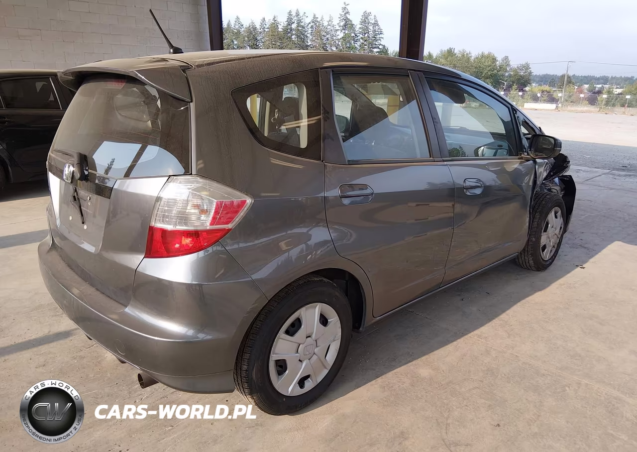 2013 Honda Fit VIN:JHMGE8H38DC060348 - 4