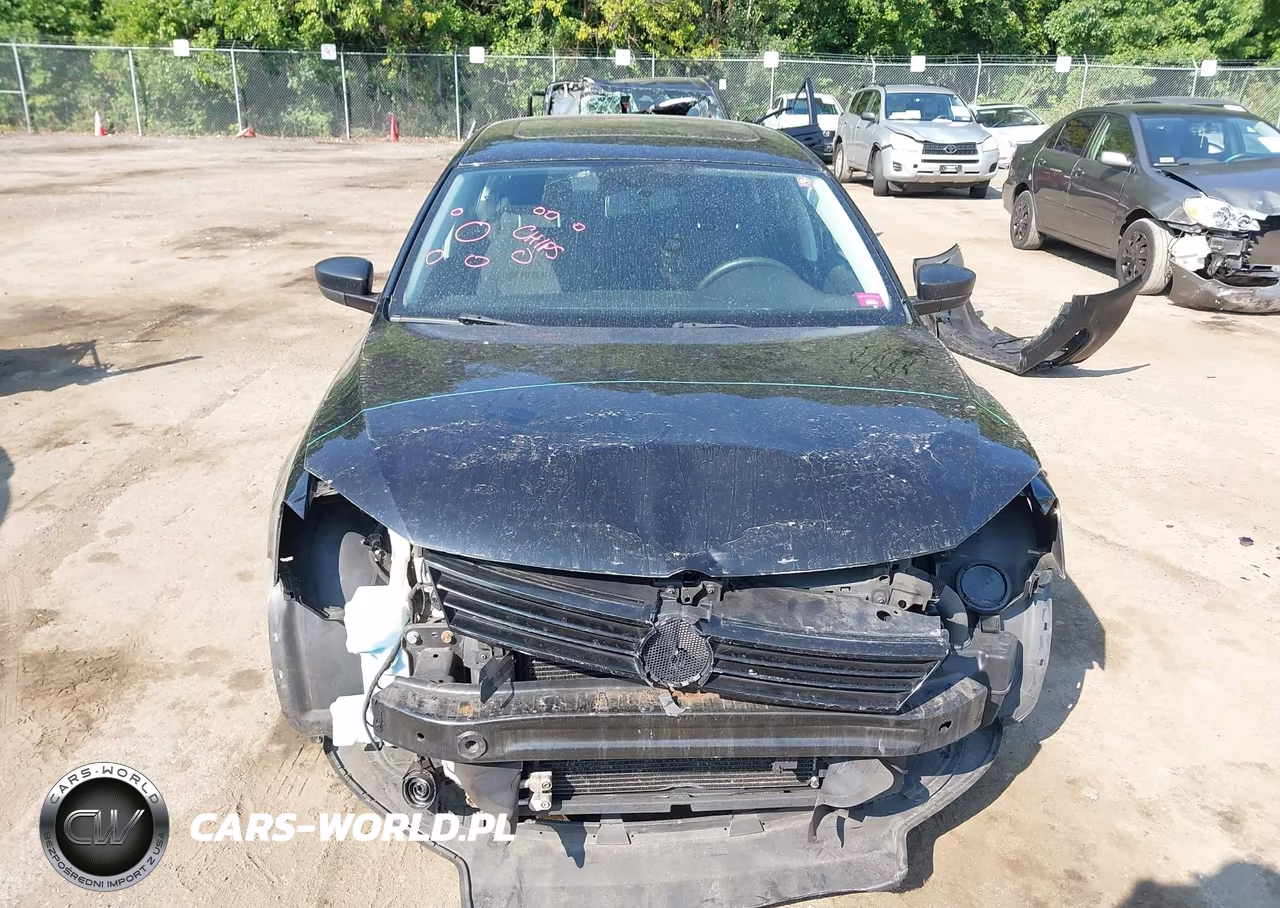 2012 Volkswagen Jetta 2.0L S VIN:3VW2K7AJ6CM319081 - 13