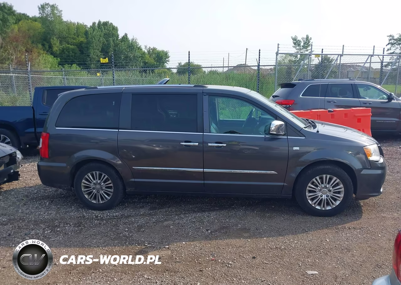 2014 Chrysler Town & Country Touring-L 30Th Anniversary VIN:2C4RC1CG5ER374355 - 13