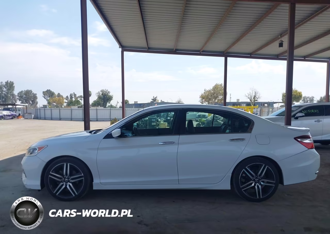 2017 Honda Accord Sport VIN:1HGCR2F55HA106162 - 14