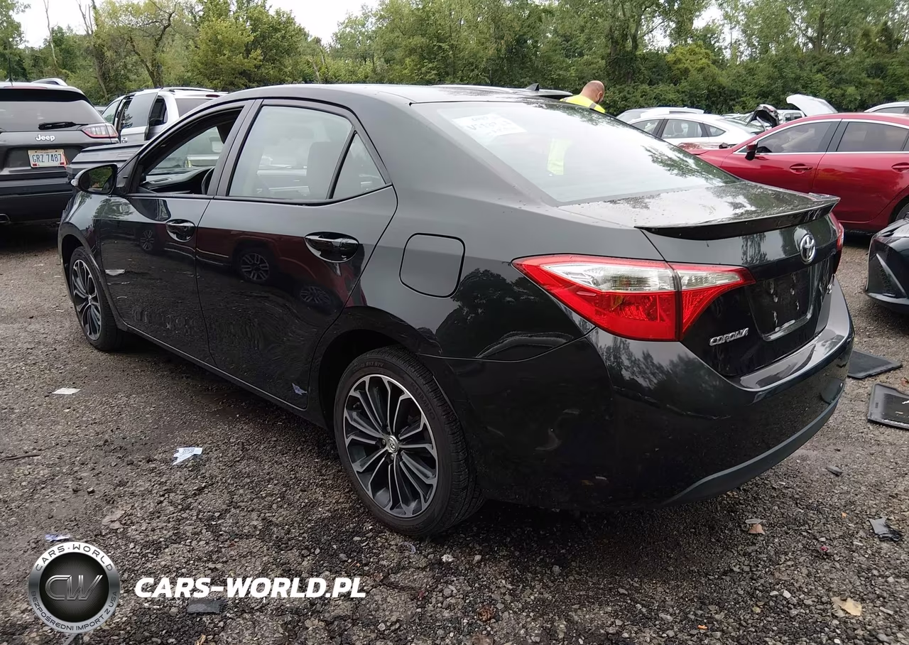 2015 Toyota Corolla S Plus VIN:2T1BURHE1FC235331 - 3