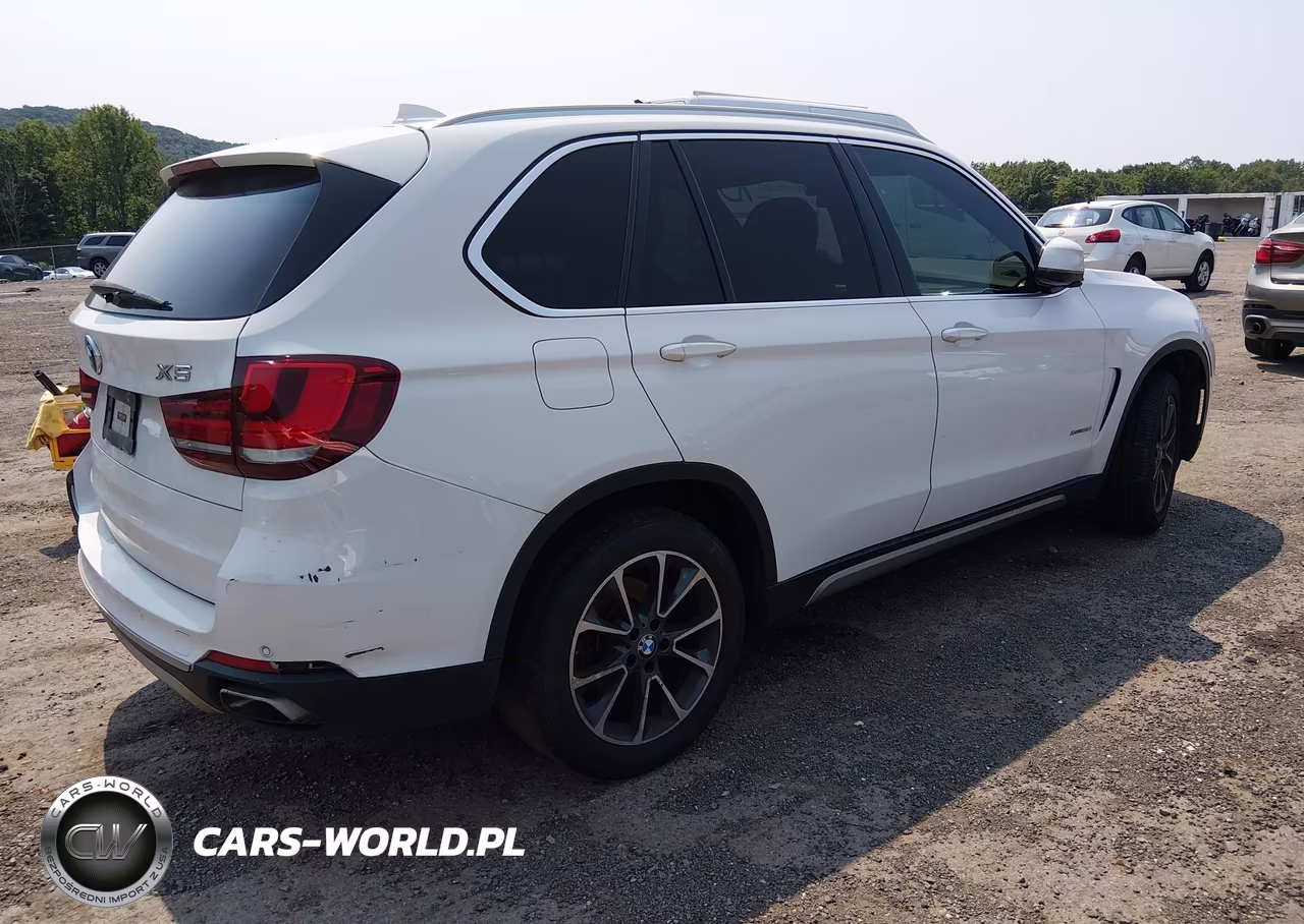 2018 BMW X5 xDrive35I VIN:5UXKR0C59JL073341 - 4