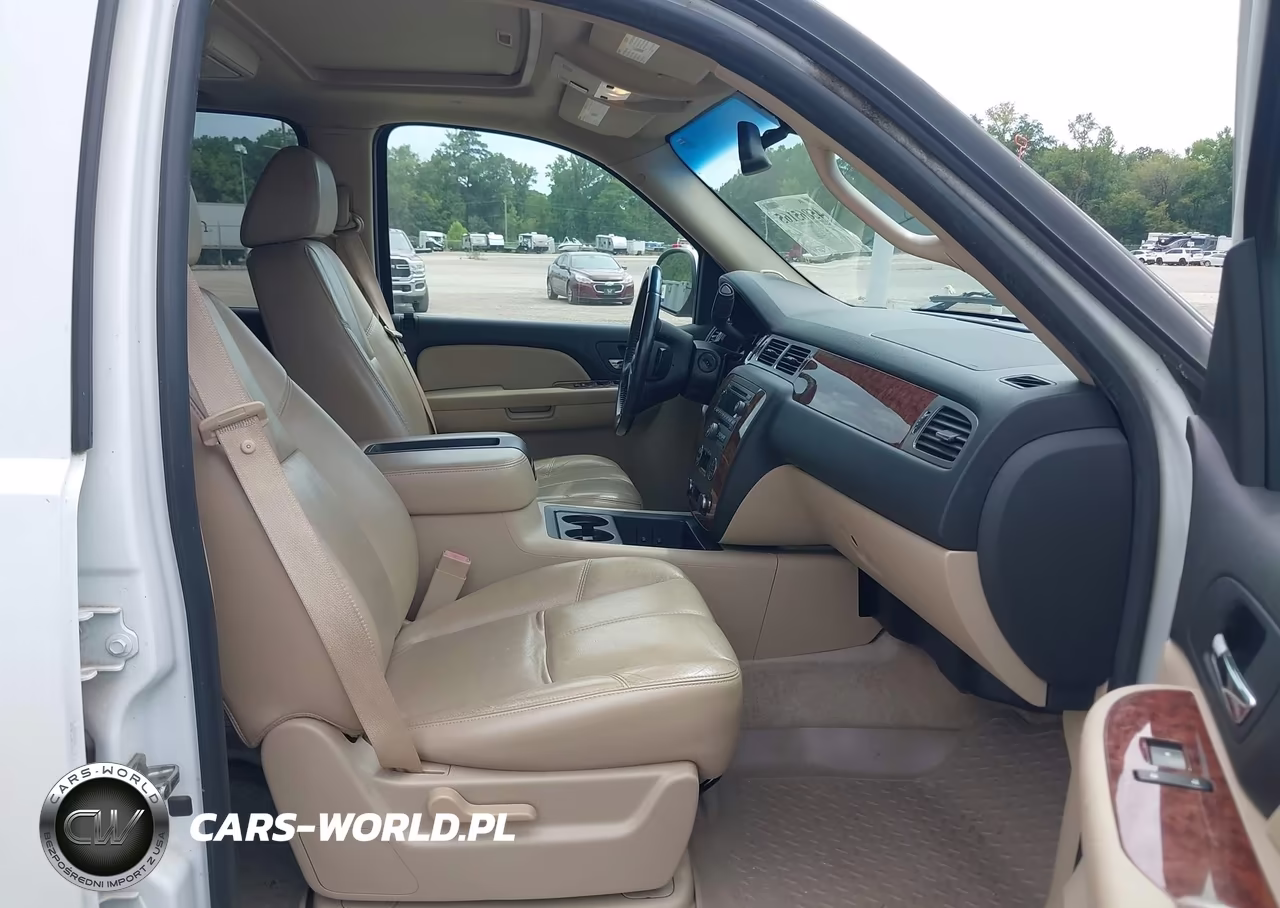 2007 Chevrolet Suburban Lt VIN:1GNFC16047J245927 - 5