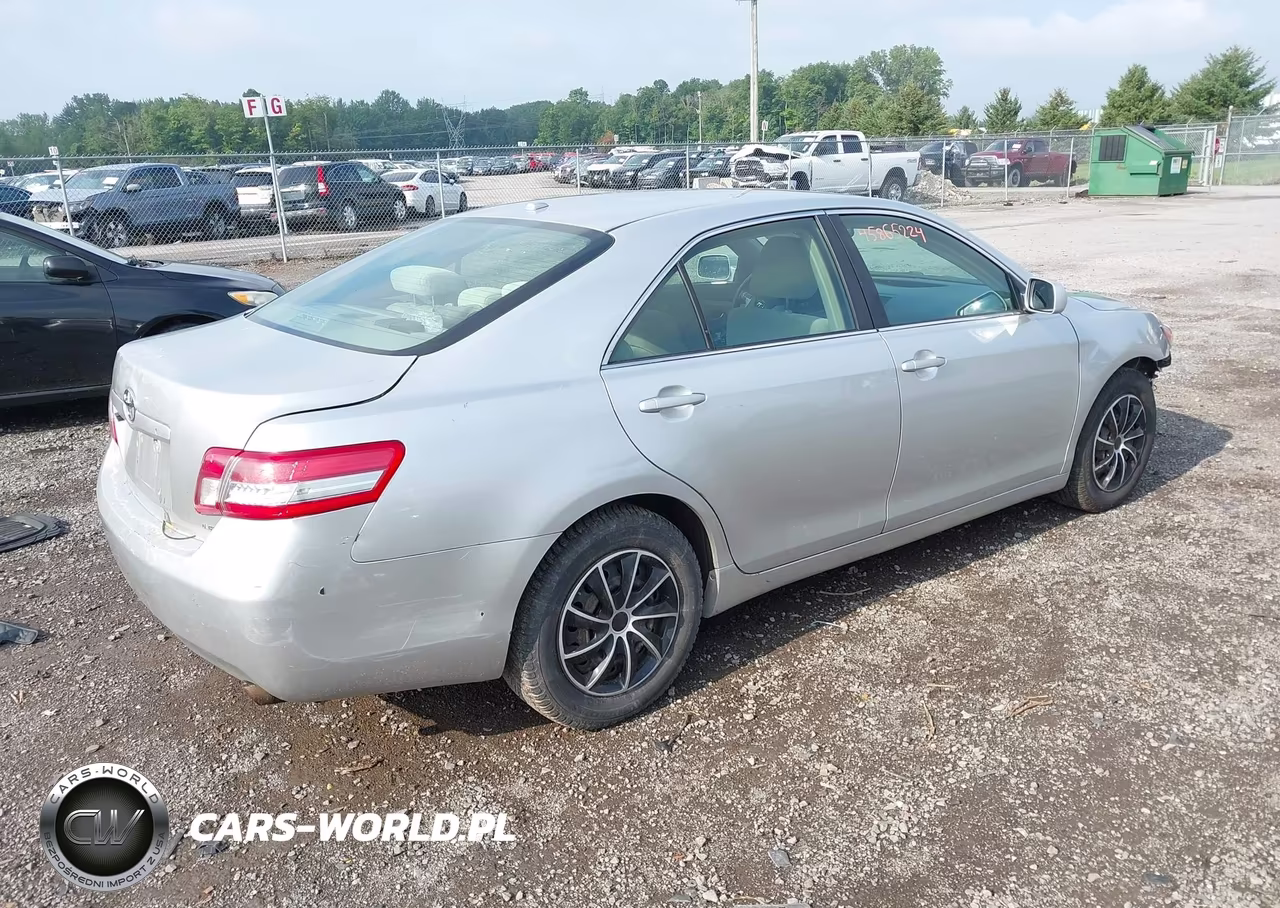 2010 Toyota Camry Le VIN:4T4BF3EKXAR018469 - 4