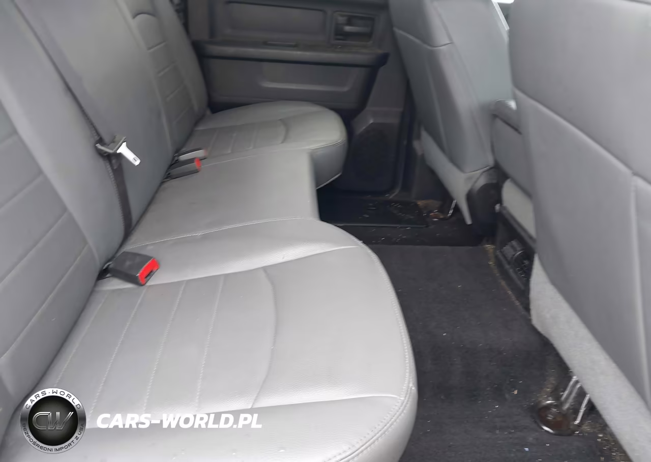 2017 Ram 3500 Tradesman 4X4 6'4 Box VIN:3C63R3CL7HG661954 - 8