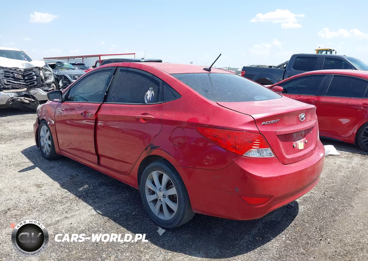 2013 Hyundai Accent Gls VIN:KMHCU4AE2DU463285 - 3