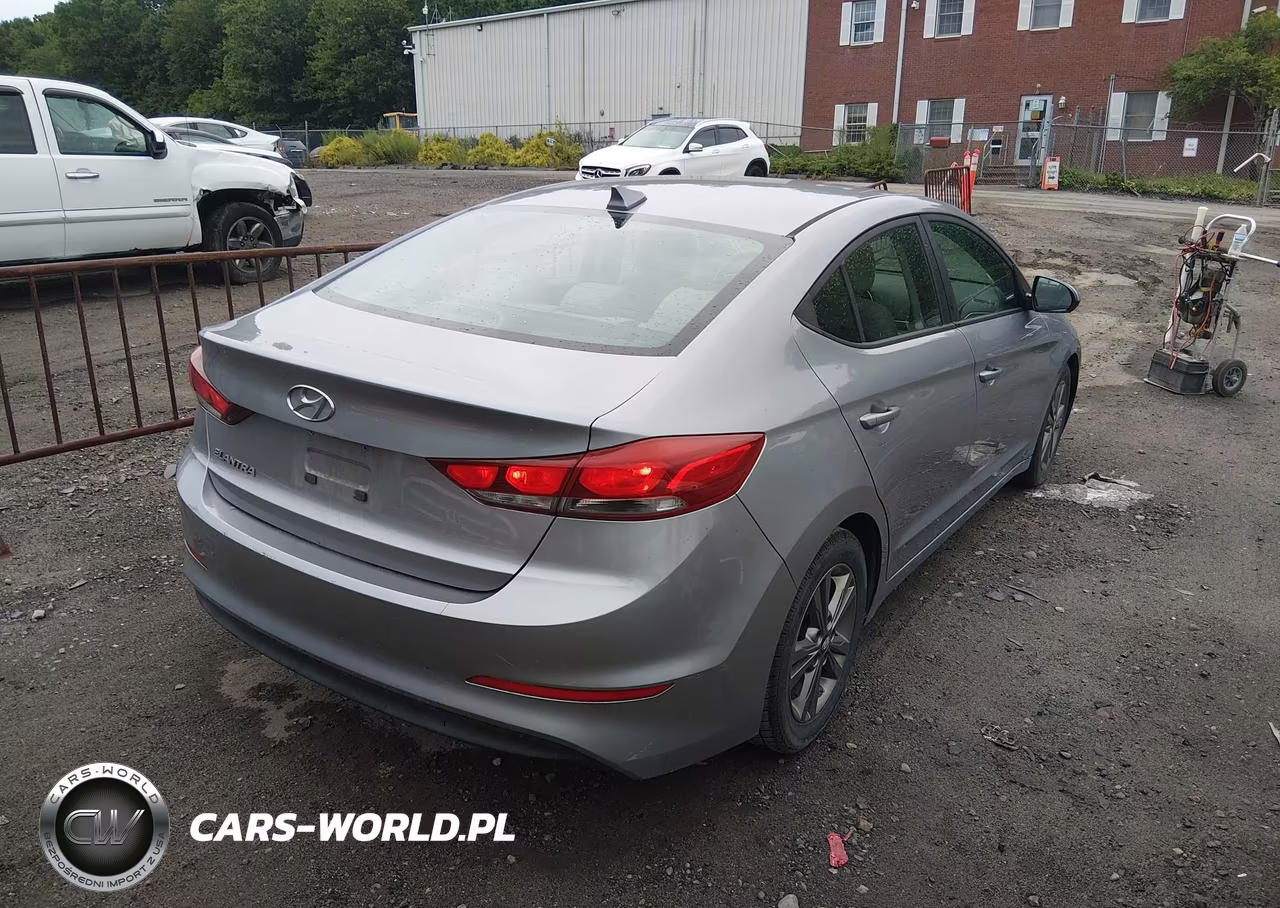 2017 Hyundai Elantra Se VIN:5NPD84LF4HH008585 - 4