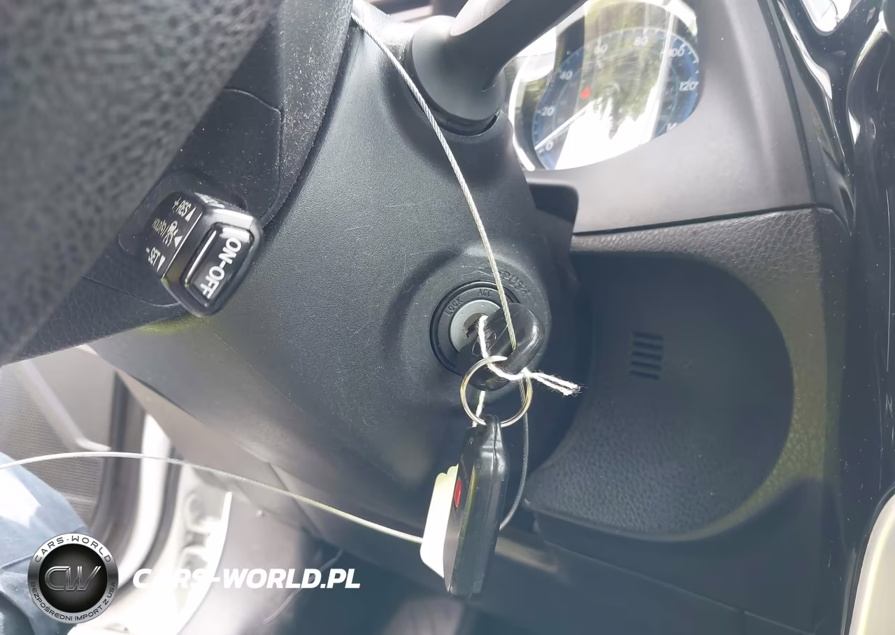 2018 Toyota Corolla L VIN:5YFBURHE3JP850410 - 11
