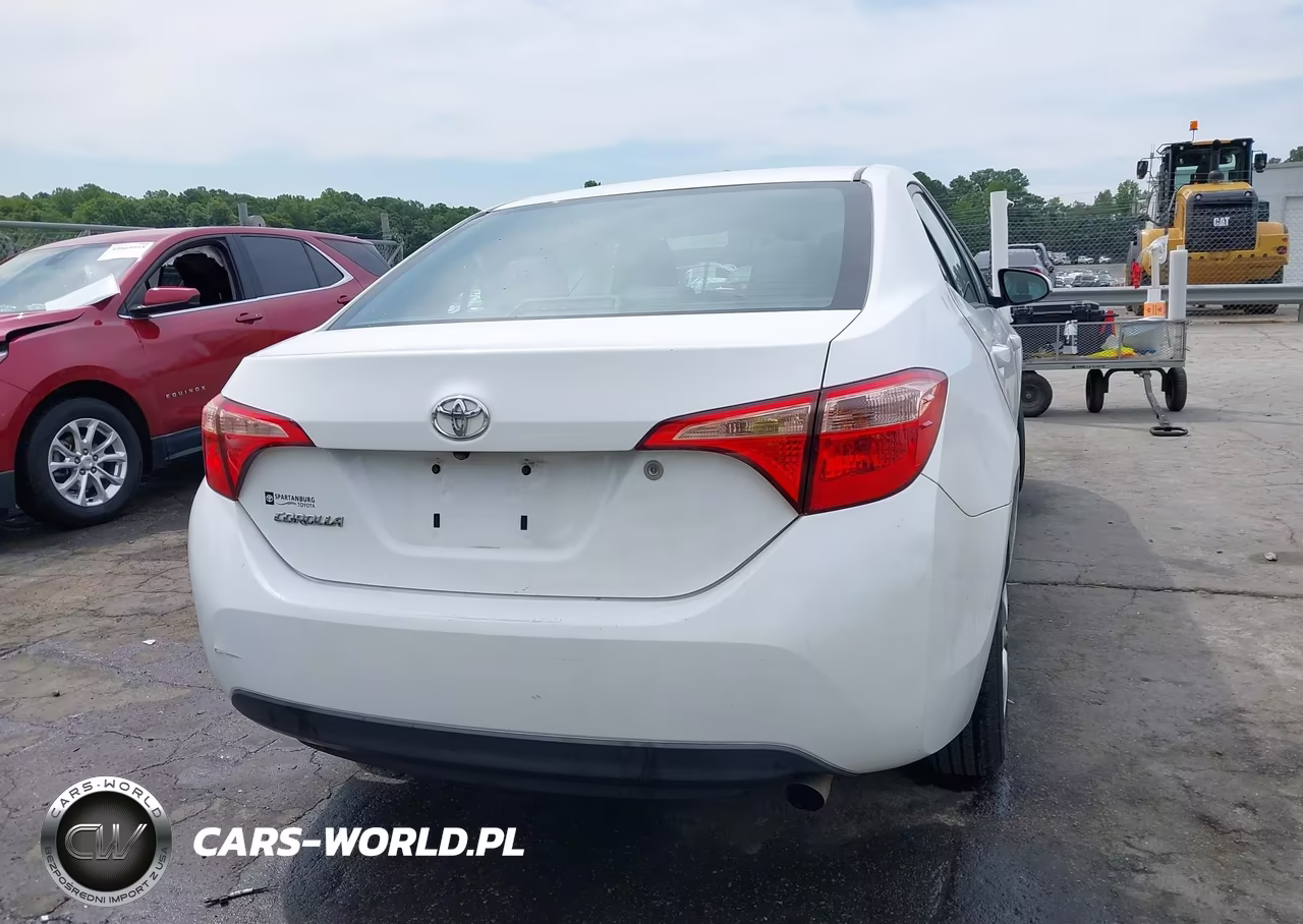 2018 Toyota Corolla L VIN:5YFBURHE3JP850410 - 16