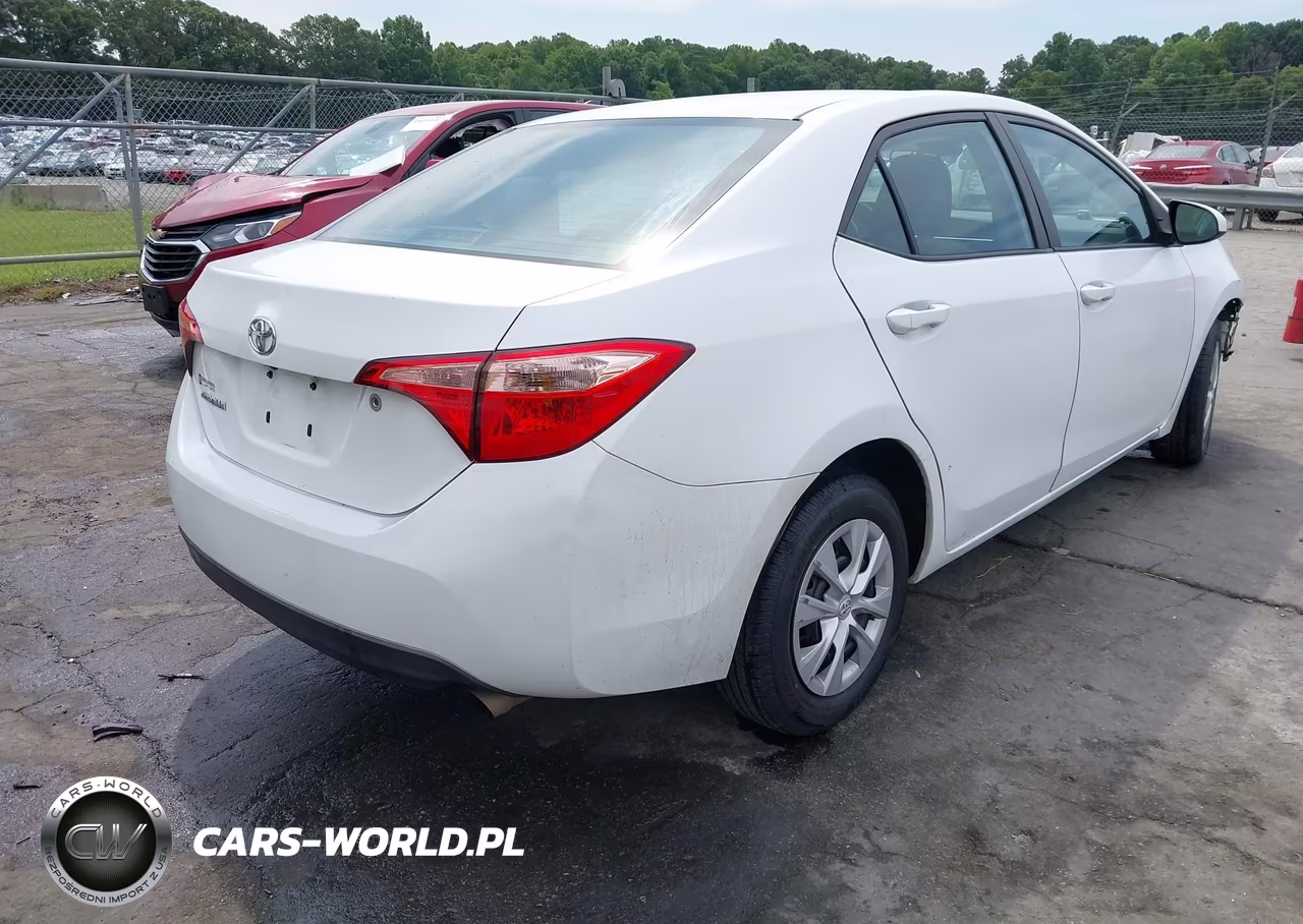 2018 Toyota Corolla L VIN:5YFBURHE3JP850410 - 4