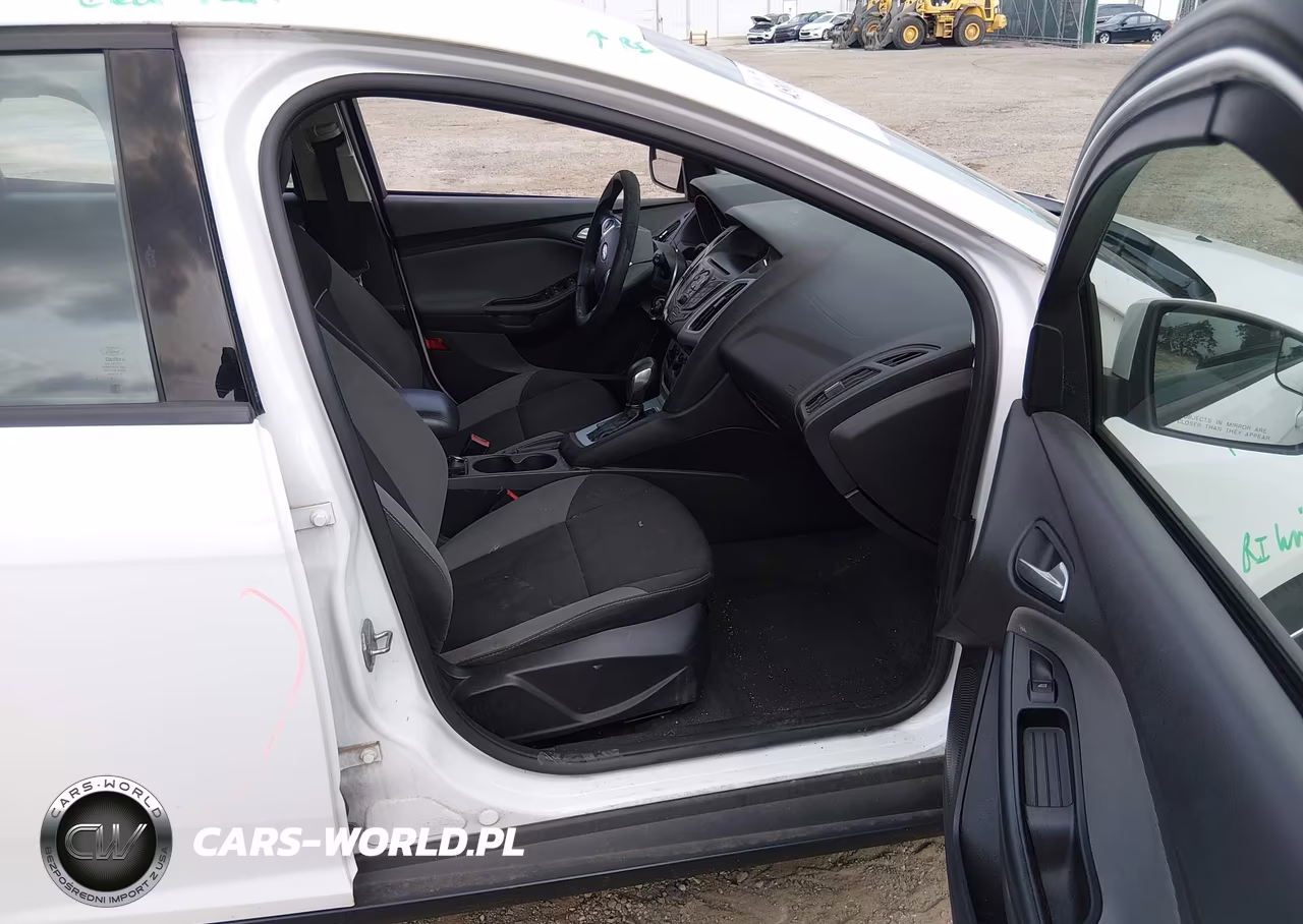 2014 Ford Focus Se VIN:1FADP3K21EL312675 - 5