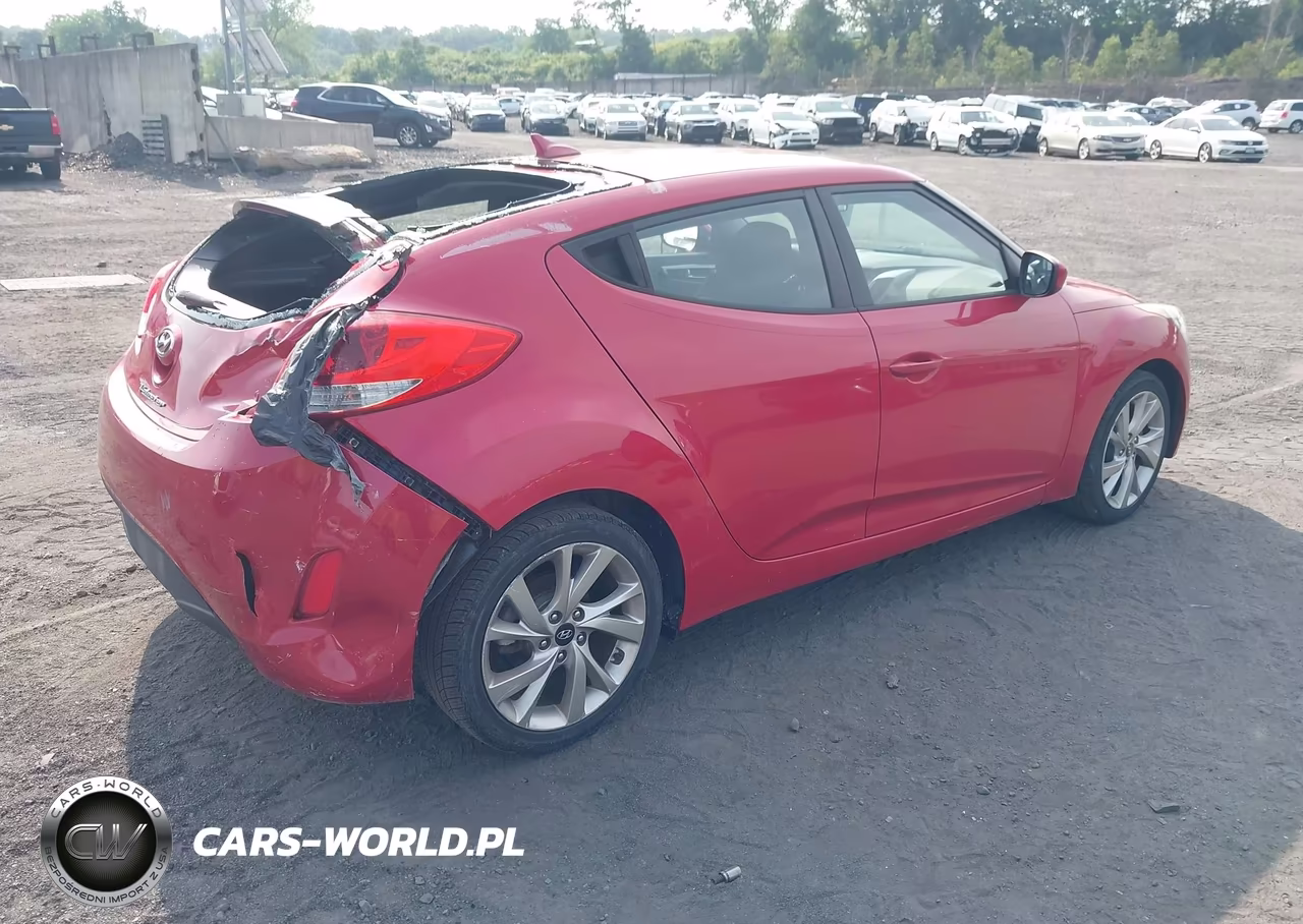 2016 Hyundai Veloster VIN:KMHTC6AD6GU272849 - 4
