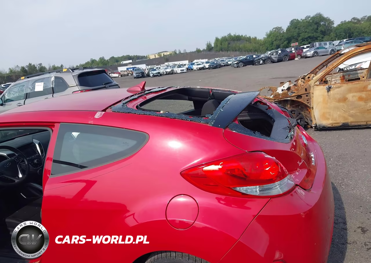 2016 Hyundai Veloster VIN:KMHTC6AD6GU272849 - 6