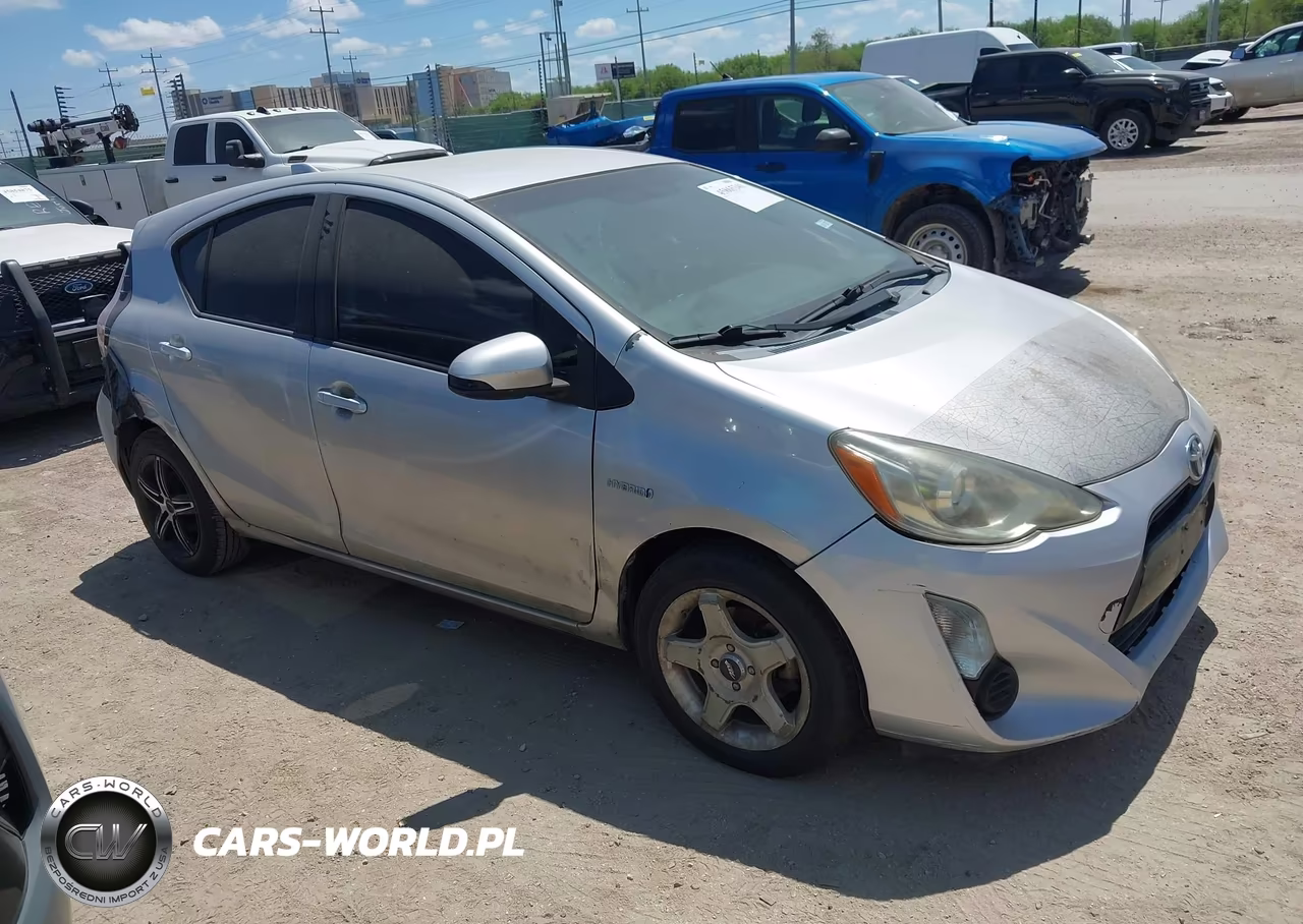 2015 Toyota Prius C Three – zdjęcie 1 z 16