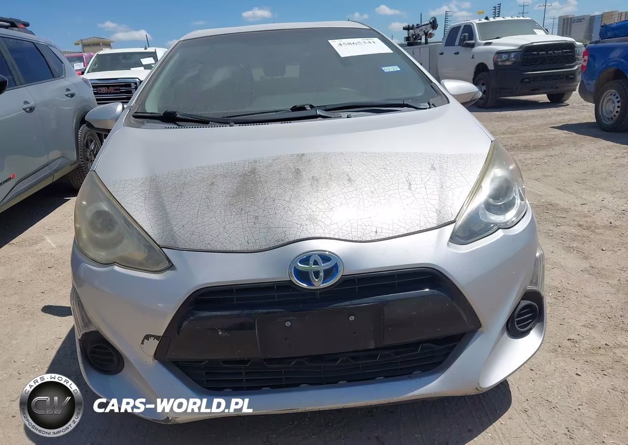 2015 Toyota Prius C Three VIN:JTDKDTB30F1107431 - 12