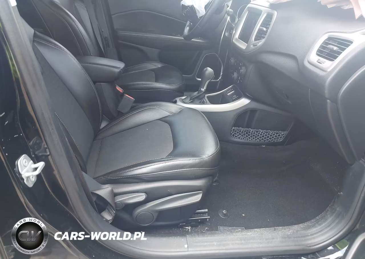 2018 Jeep Compass Latitude Fwd VIN:3C4NJCBB7JT304675 - 5