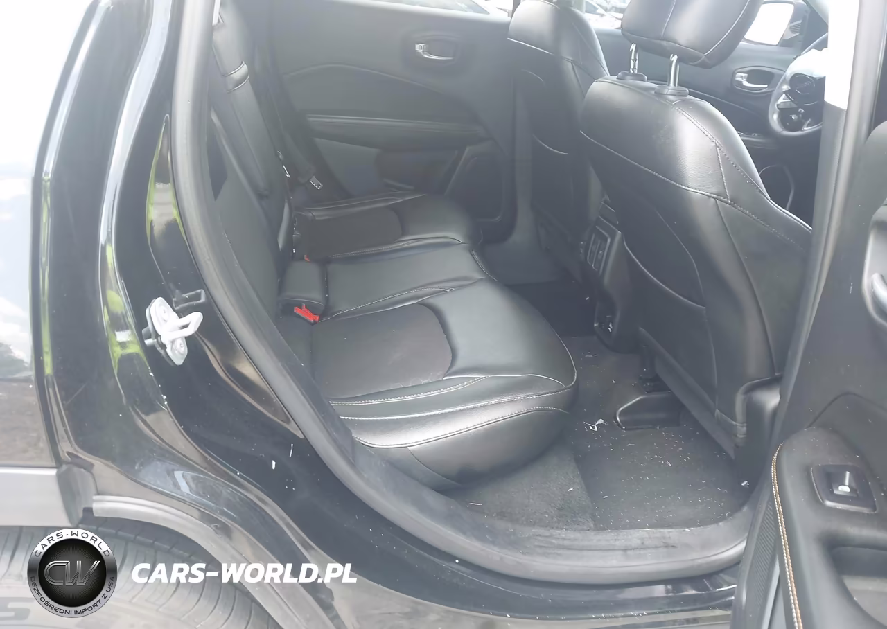 2018 Jeep Compass Latitude Fwd VIN:3C4NJCBB7JT304675 - 8