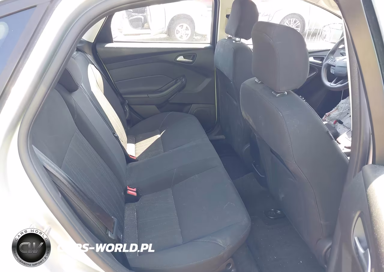2016 Ford Focus Se VIN:1FADP3F23GL375502 - 8