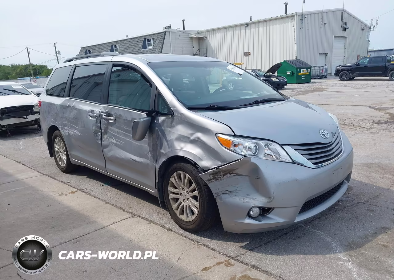 2015 Toyota Sienna Xle 8 Passenger