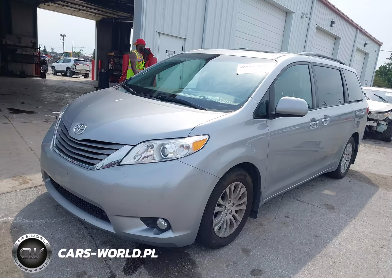 2015 Toyota Sienna Xle 8 Passenger VIN:5TDYK3DC4FS556871 - 2