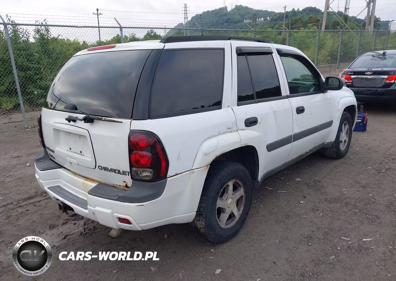 2005 Chevrolet Trailblazer Ls VIN:1GNDT13S452189573 - 4
