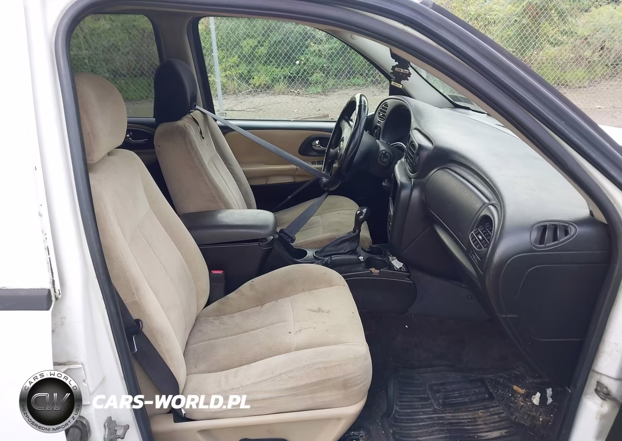 2005 Chevrolet Trailblazer Ls VIN:1GNDT13S452189573 - 5