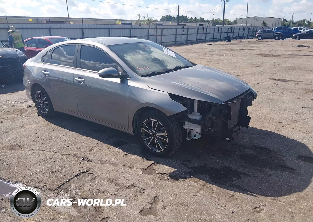 2022 Kia Forte Lxs – zdjęcie 1 z 17