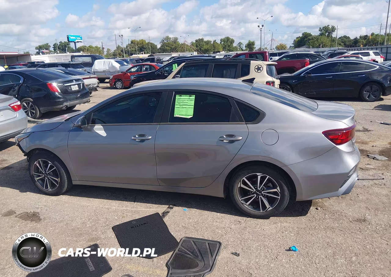 2022 Kia Forte Lxs VIN:3KPF24AD1NE428848 - 15